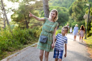 Anne ile çocuk doğa yürüyüşleri