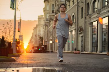 Erkekler sabah çalışan 