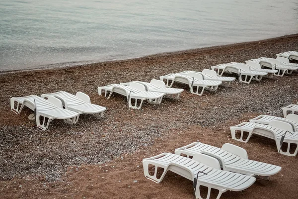 Montenegro Beach Chaiselongue — Stockfoto