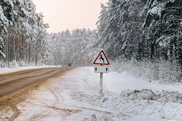 Yol Işaret Vahşi Hayvanlar — Stok fotoğraf