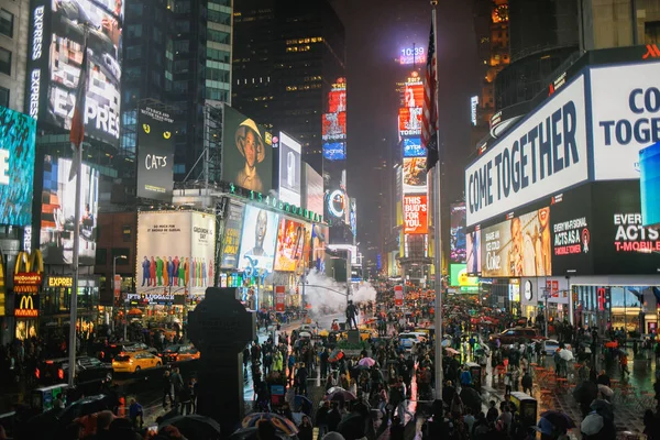 New York Times Square Personnes Avec Des Parapluies — Photo