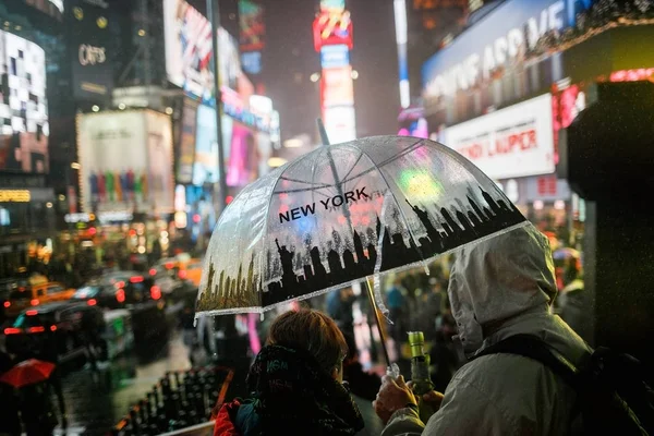 New York Times Square Lidé Deštníky — Stock fotografie