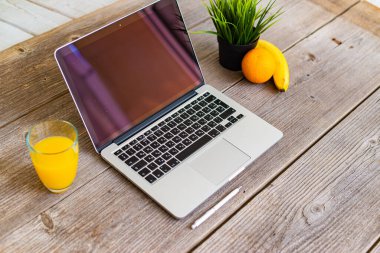 Masaüstünde minimalizm