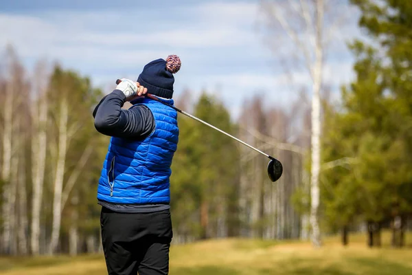 Jugar al golf en el green —  Fotos de Stock