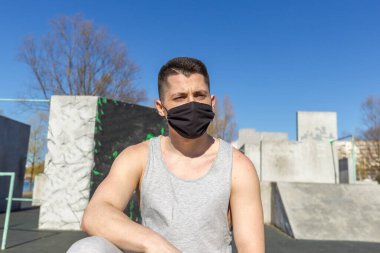 Güvenli spor meşgalesi Bir parkur