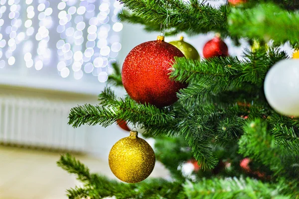 Decorazione illuminazione albero di Natale — Foto Stock