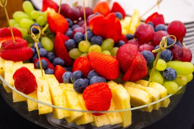 The Away bir yemek servisi sunumu