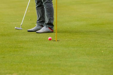 Yeşille golf oynamak ve antrenman sırasında