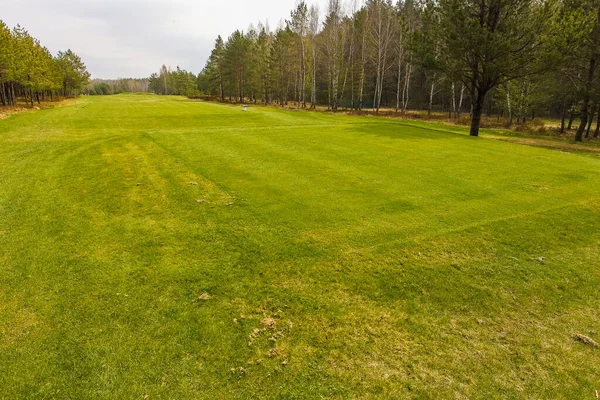 Golfové hřiště letní panoramata a infrastruktura — Stock fotografie