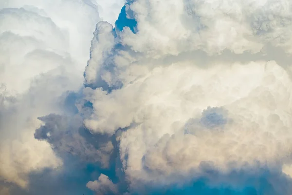 Abstracte cumulus wolken lucht — Stockfoto