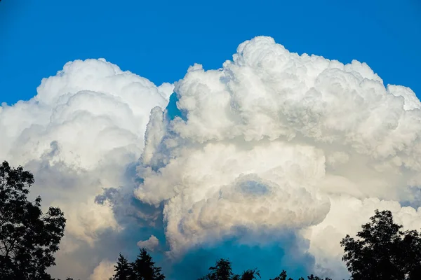 Abstrakt kumulus moln himmel — Stockfoto