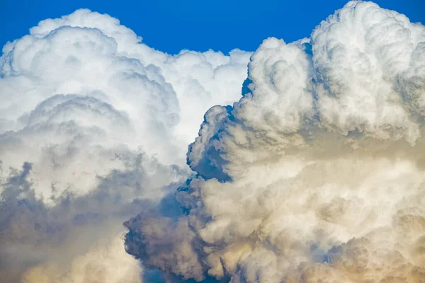 Abstracte cumulus wolken lucht — Stockfoto