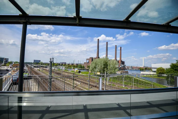 Widok na starą fabrykę Volkswagena.Wolfsburg, Niemcy, 19 maja 2016 — Zdjęcie stockowe