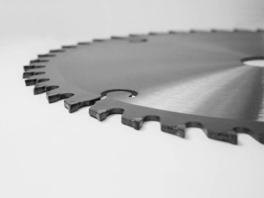 Aracı, testere, dişli metal disk