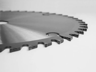 Aracı, testere, dişli metal disk