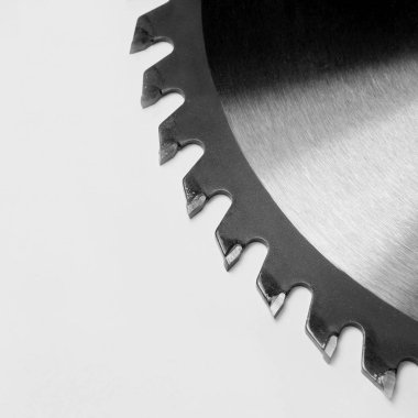 Aracı, testere, dişli metal disk