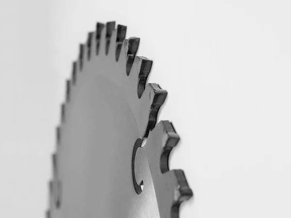 Nástroj, pila, kovový disk se zuby — Stock fotografie