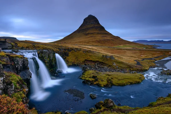 Wunderschöne Landschaft Auf Dem Gipfel Des Kirkjufellsfoss Wasserfalls Mit Dem — Stockfoto