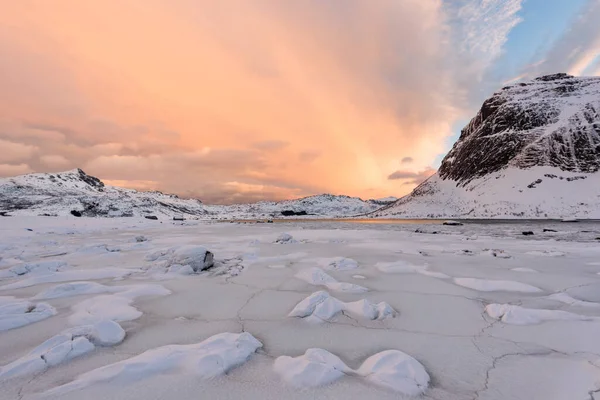 Ilhas Lofoten Noruega Sua Bela Paisagem Inverno Pôr Sol Paisagem — Fotografia de Stock