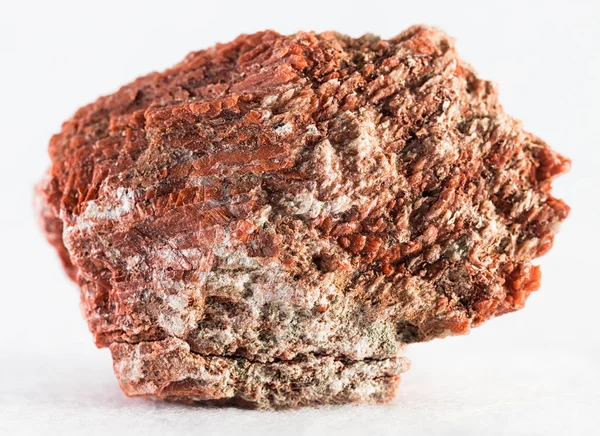 Minerał Limonitowy Białym Tle — Zdjęcie stockowe