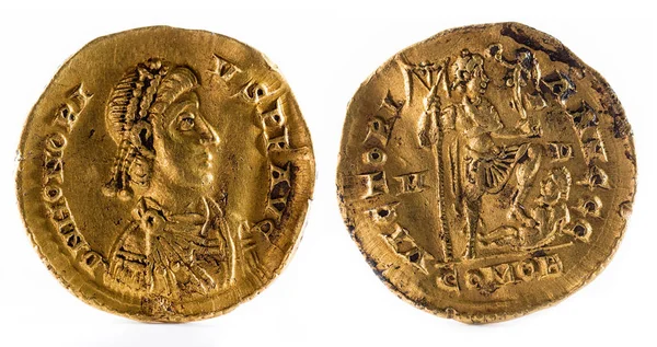 Ancient Roman gold coin — Stock Photo, Image