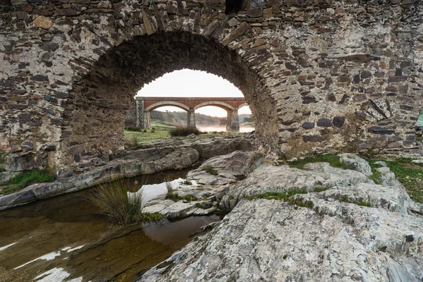 Древнеримский мост Алиседы — стоковое фото