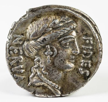 A. Licinius Nerva ön yüzde denarius