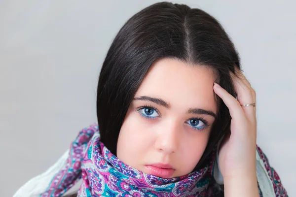 Retrato de mulher jovem — Fotografia de Stock