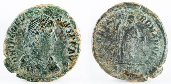 Римская монета Феодосия — стоковое фото