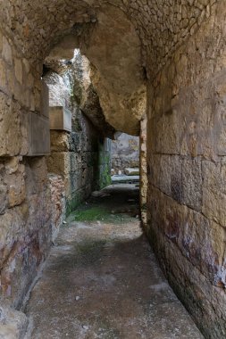 Antik amfitiyatro galerisinde