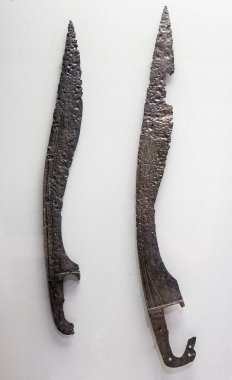 Falcata. Antik çağlarda İber yarımadasında kullanılan eski demir kılıç..