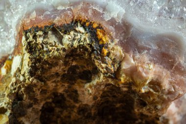 Kuvars kristalli Chalcedony minerali. Makro fotoğrafçılık.