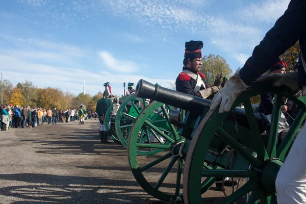 16.10. 20.10.2013 için 200. Battle of Nations Leipzig 1813 yıldönümü kutlandı. Kulüp ve tüm Avrupa'da dan toplumlar yapıldı 1813 Milletler Muharebesi yıldönümünü kutlamak için toplamak.