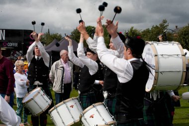2016 Dünya Boru ve Davullar Şampiyonası 'nda İskoç Koleji Boruları ve Davulları. Şampiyonalar 12 ve 13 Ağustos tarihlerinde Glasgow Green Scotland 'da gerçekleşti..