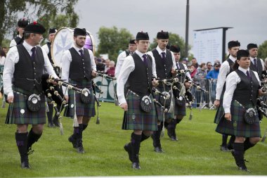 2016 Dünya Boru Grubu Şampiyonası sırasında Torphichen & Bathgate Boru Grubu. Şampiyonalar 12 ve 13 Ağustos tarihlerinde Glasgow Green Scotland 'da gerçekleşti..
