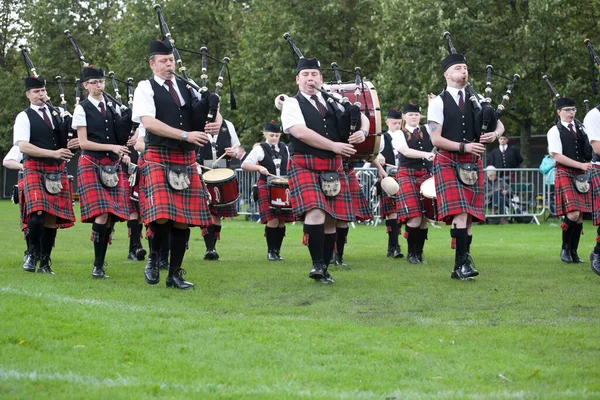 2016 Dünya Boru Grubu Şampiyonası sırasında Elgin & District Boru Grubu. Şampiyonalar 12 ve 13 Ağustos tarihlerinde Glasgow Green Scotland 'da gerçekleşti..