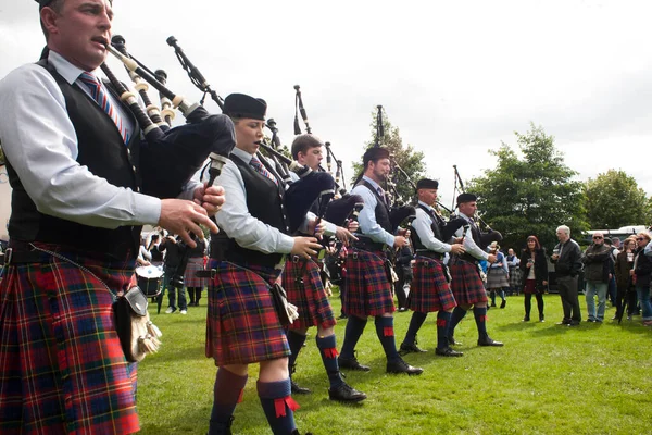 2016年の世界パイプバンド選手権では Clontibret Pipe Band 大会は8月12日と13日の2日間にわたってグラスゴー グリーン スコットランドで開催された — ストック写真