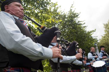 2016 Dünya Boru Grubu Şampiyonası 'nda Clontibret Boru Grubu. Şampiyonalar 12 ve 13 Ağustos tarihlerinde Glasgow Green Scotland 'da gerçekleşti..
