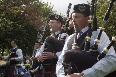 2016 Dünya Boru Grubu Şampiyonası 'nda Clontibret Boru Grubu. Şampiyonalar 12 ve 13 Ağustos tarihlerinde Glasgow Green Scotland 'da gerçekleşti..
