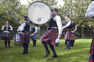 2016 Dünya Boru Grubu Şampiyonası 'nda Clontibret Boru Grubu. Şampiyonalar 12 ve 13 Ağustos tarihlerinde Glasgow Green Scotland 'da gerçekleşti..