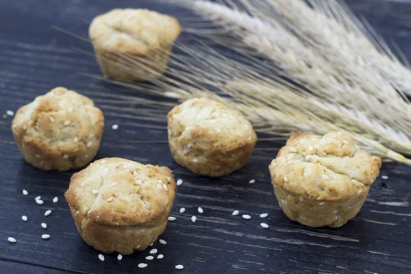 Galletas pequeñas con sésamo — Foto de Stock