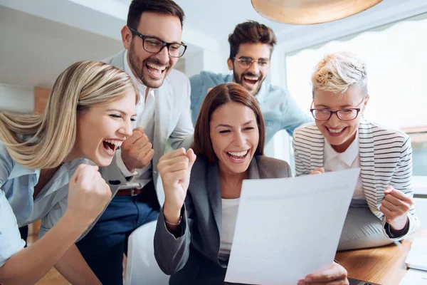 Pessoas Negócios Felizes Trabalhando Juntos Projeto — Fotografia de Stock