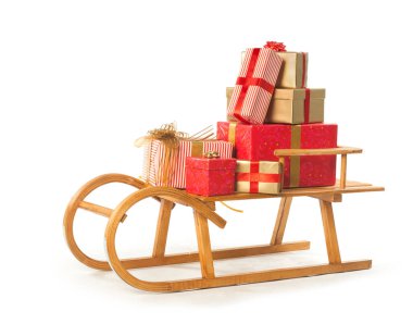 Beyaz arka plan üzerinde kızak Noel ile sunar