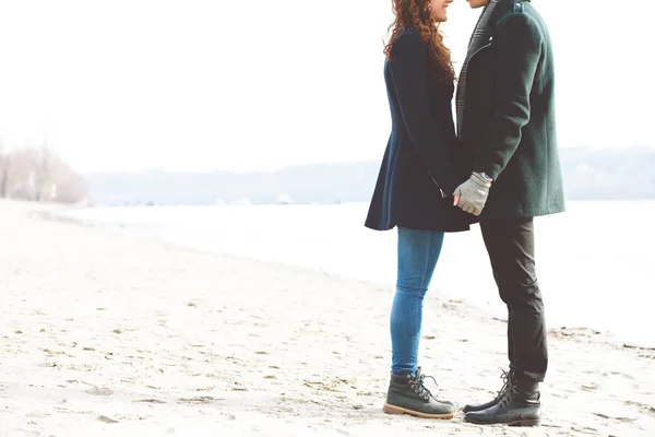 Jeune Couple Mignon Amoureux Plein Air — Photo