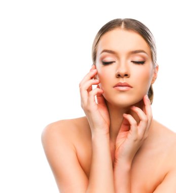 Güzel genç kadın çıplak makyaj ile yakın çekim