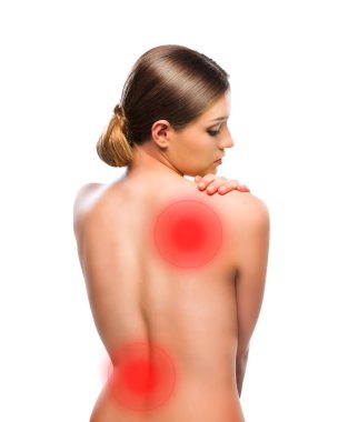 Göstergeleri olarak kırmızı noktalı güzel kadın geri