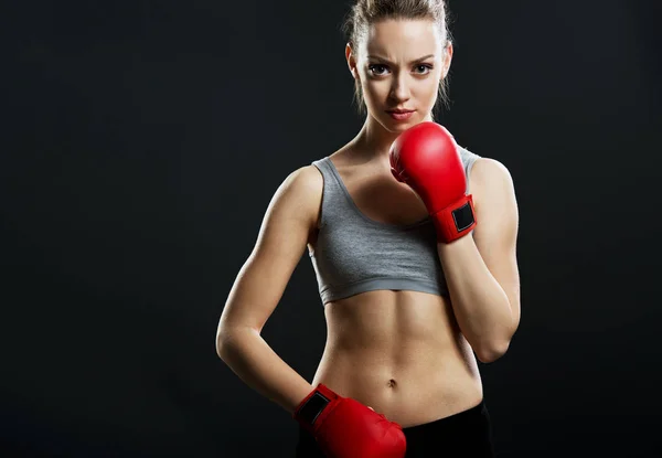 Ajuste Mujer Joven Boxeador Fondo Negro —  Fotos de Stock