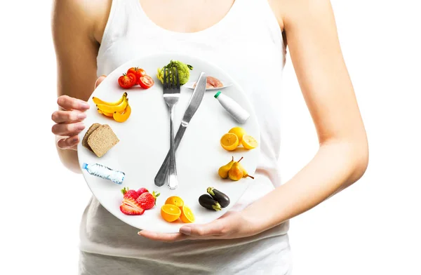 Hermosa Mujer Joven Sosteniendo Plato Con Comida Dieta Concepto Tiempo — Foto de Stock