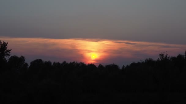 The nature time-lapse of the evening sky with Sunset — Stock Video