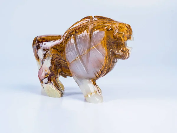 Patrón de conjunto de cajas de regalo rojas con lazo dorado sobre fondo